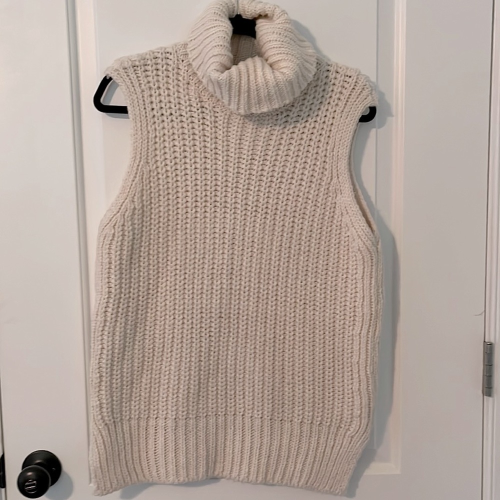 H&M knitted sweater vest, XS, cream, EUC